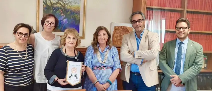 Quaranta libri in dono al carcere di Vibo Valentia: Edizioni Settecolori arricchisce la biblioteca dell'istituto\n