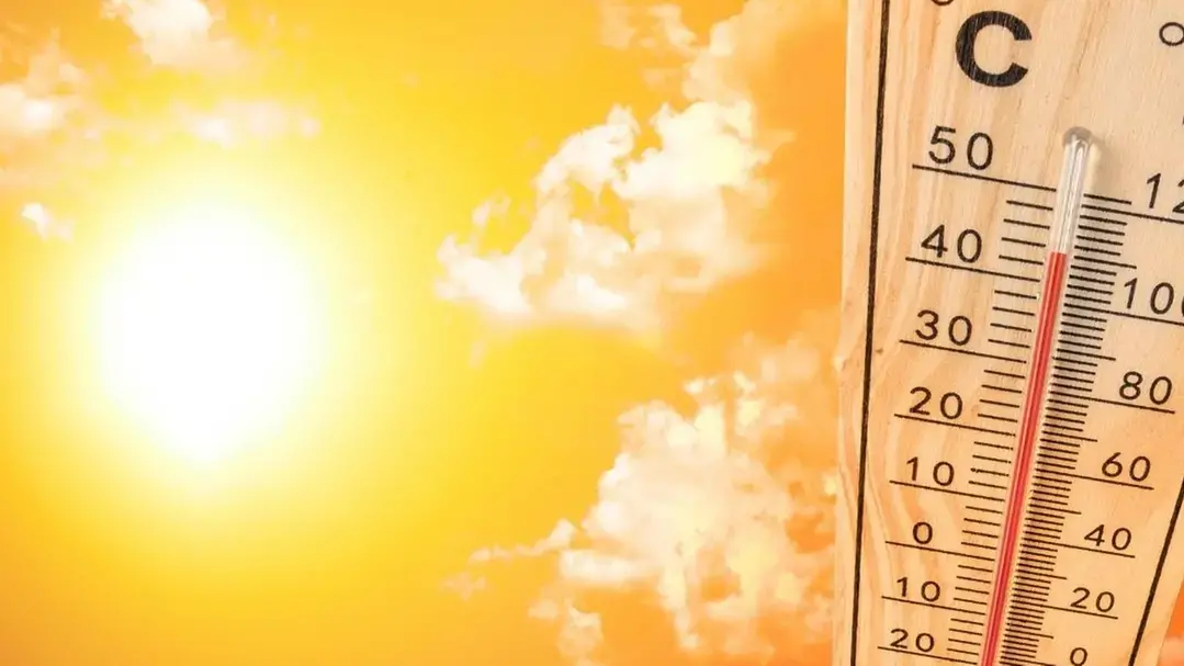 <p>Calabria nella morsa del caldo, oggi <span style=\"color:hsl(0, 75%, 60%);\">punte oltre i 36 gradi </span>e presto si arriverà a 38: ecco le località più roventi</p>