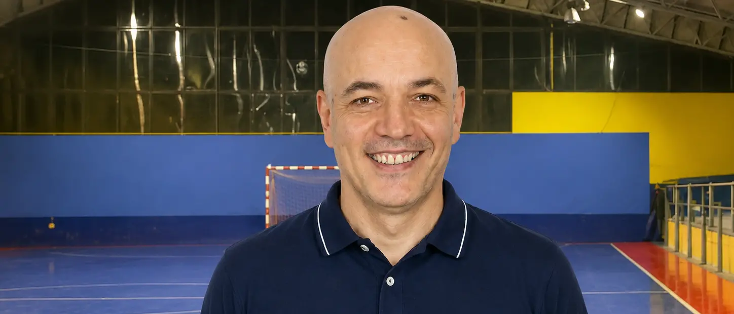 Peppe Alfarano riabbraccia la Futura tra emozione e nuovi obiettivi: «Torno con l’entusiasmo del primo giorno e la voglia di vincere ancora»\n