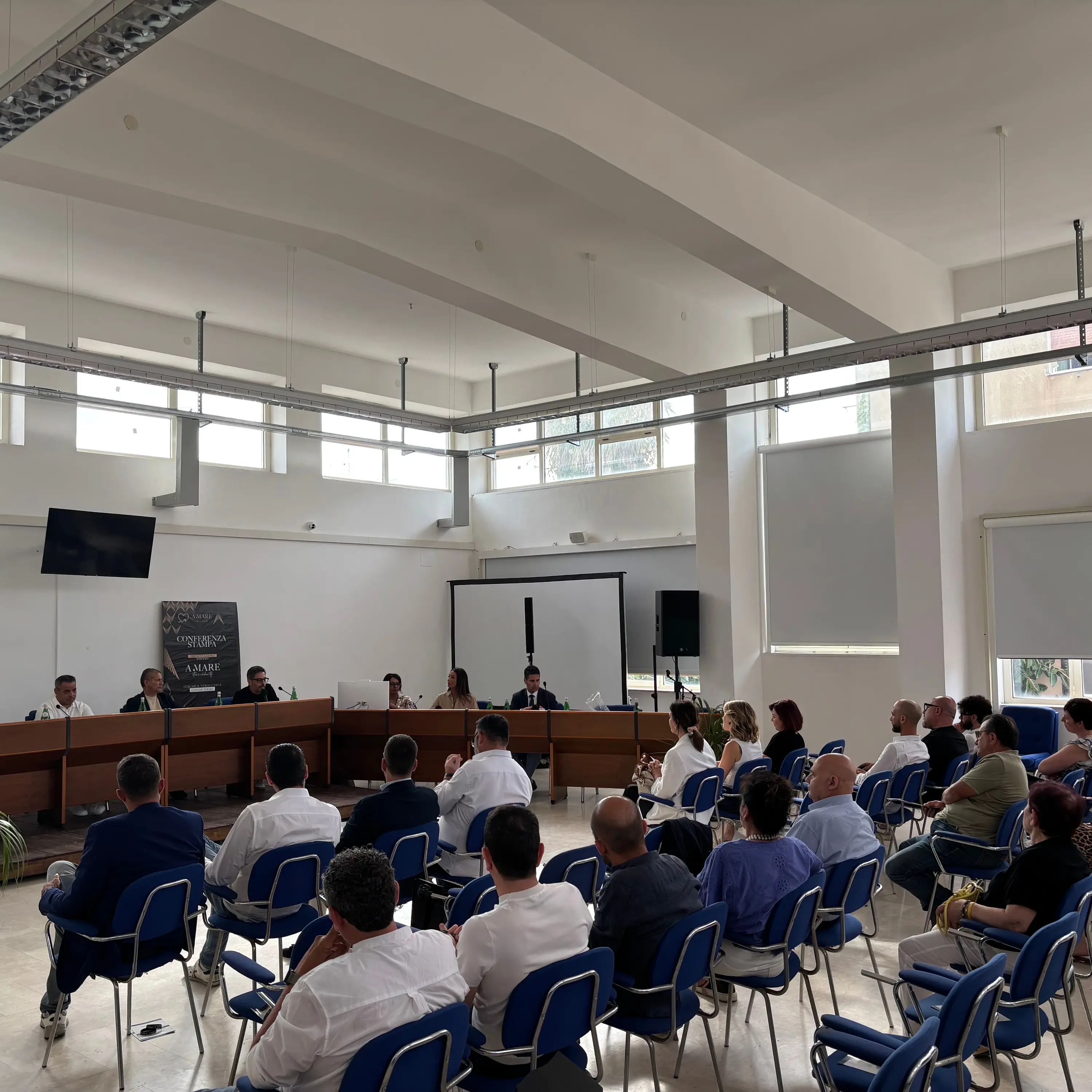 Marina di Gioiosa apre l'estate tra chef stellati e solidarietà: il ricavato all'Oncologia di Locri\n