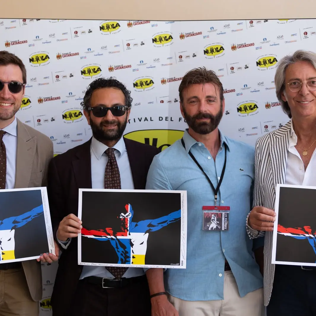 Nuvola Comics 2026, inaugurata la terza edizione: oggi\u00A0\n\nl’omaggio a Mimmo Rotella\ntra\u00A0“Passeggiata Pop” e il rocambolesco spettacolo di Daniel Cundari\n