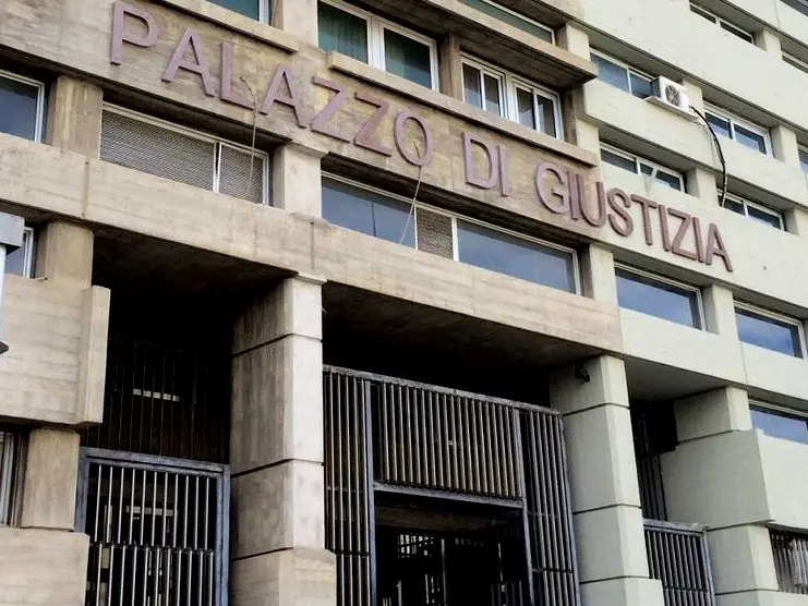 Inseguimento a Cosenza, il giudice sostituisce i domiciliari al giovane conducente