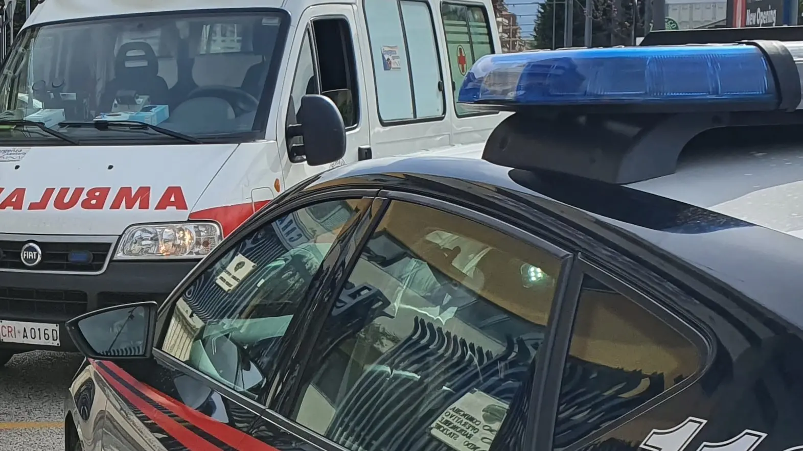 <p>Incidente stradale a Nicotera Marina, <span style=\"color:hsl(0, 75%, 60%);\">muore un giovane</span>: andava al lavoro con il suo furgone</p>