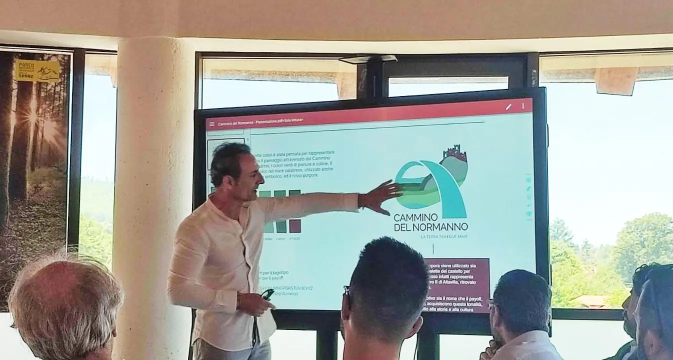 <p>Cammino del Normanno premiato, Grillo rivendica il lavoro svolto alla guida del Parco delle Serre: «<span style=\"color:hsl(0, 75%, 60%);\">Racconto identitario</span> della Calabria»</p>