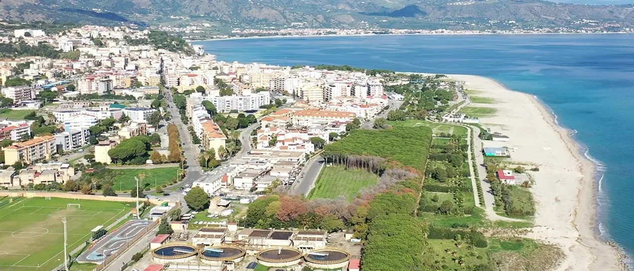 Basso Ionio Catanzarese, 9 milioni per il nuovo depuratore consortile: finanziamento completato.\u00A0Il sindaco di Davoli Papaleo: «Opera strategica per il territorio»\n