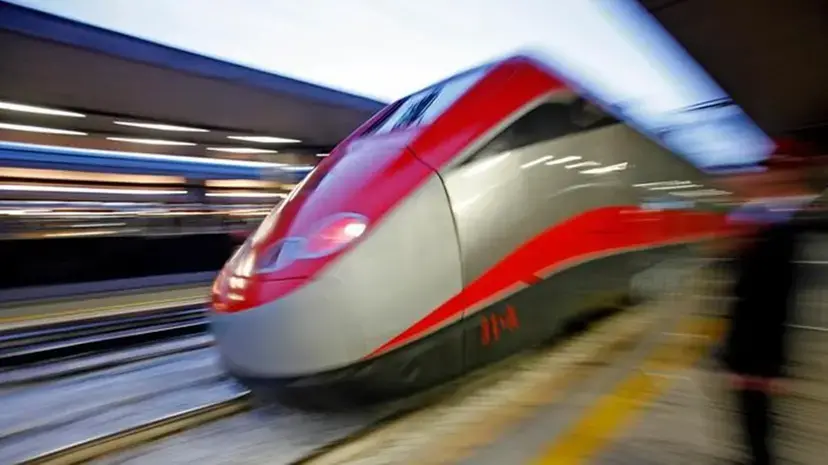 Alta Velocità in Calabria, l'occasione mancata: le Frecce che diventano Intercity e quella promessa lungo il Tirreno\n