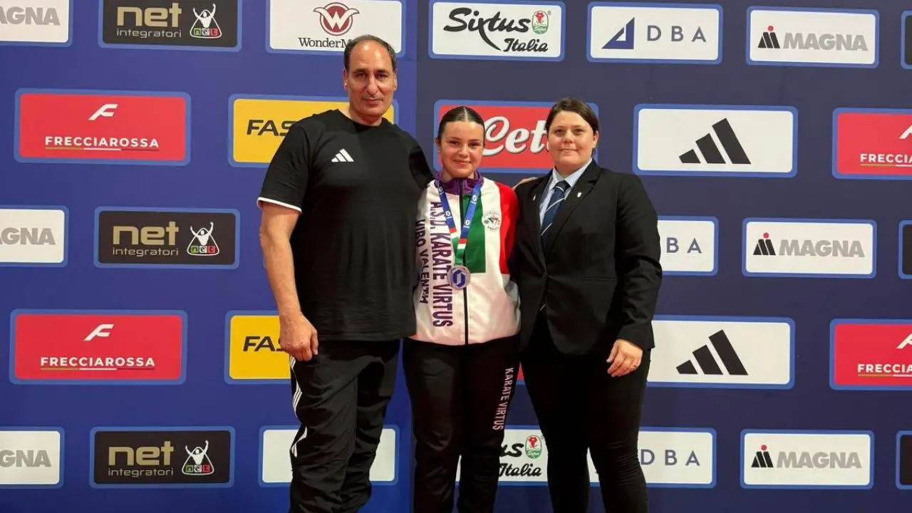 Karate, bronzo per Ilaria Primavera ai Campionati Italiani Juniores: la giovane vibonese entra nel giro della Nazionale\n