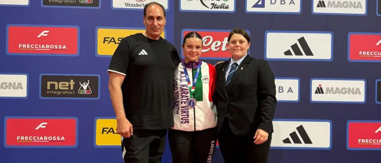 Karate, bronzo per Ilaria Primavera ai Campionati Italiani Juniores: la giovane vibonese entra nel giro della Nazionale\n