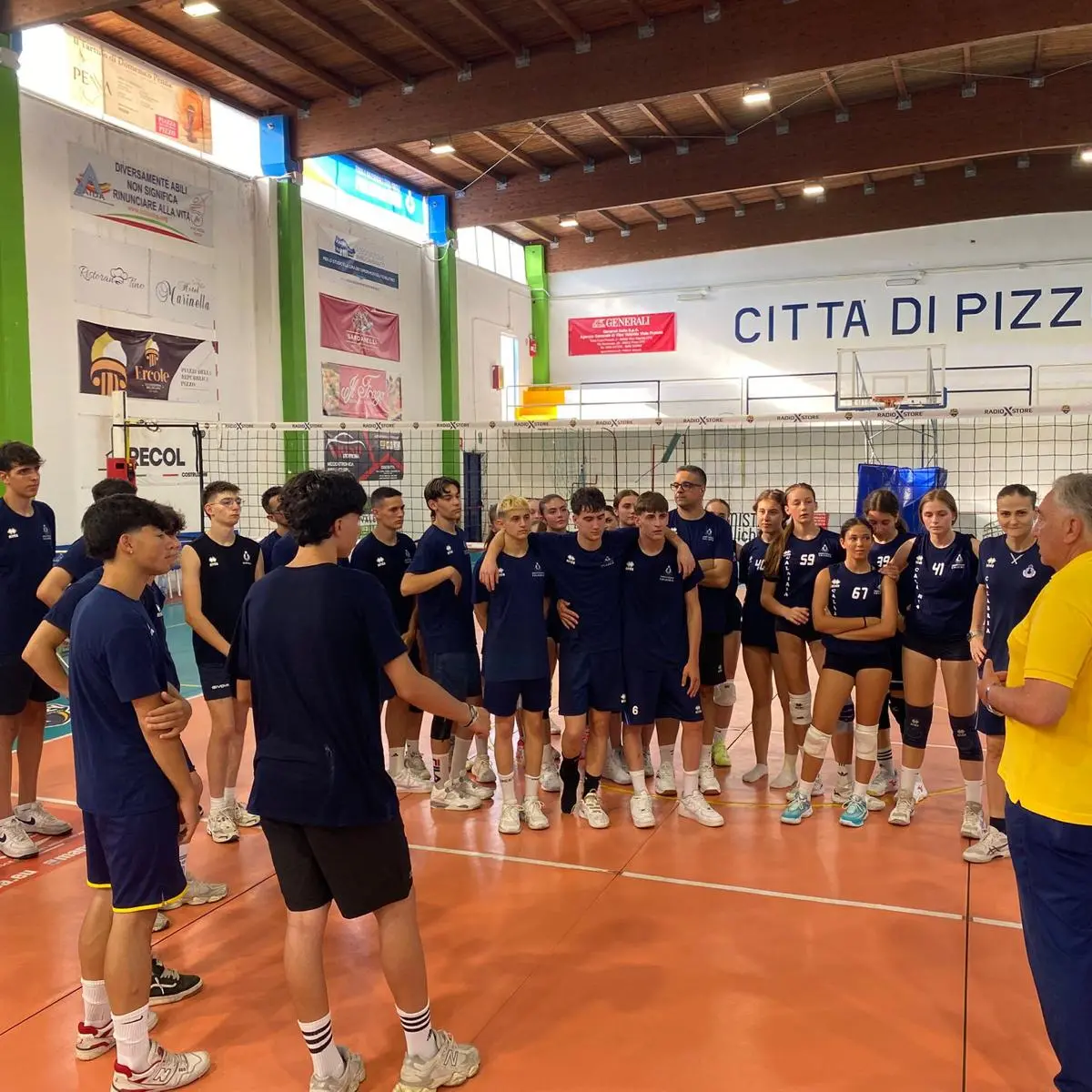 Le eccellenze del volley calabrese fanno tappa a Pizzo prima della partenza per il Trofeo delle Regioni\n