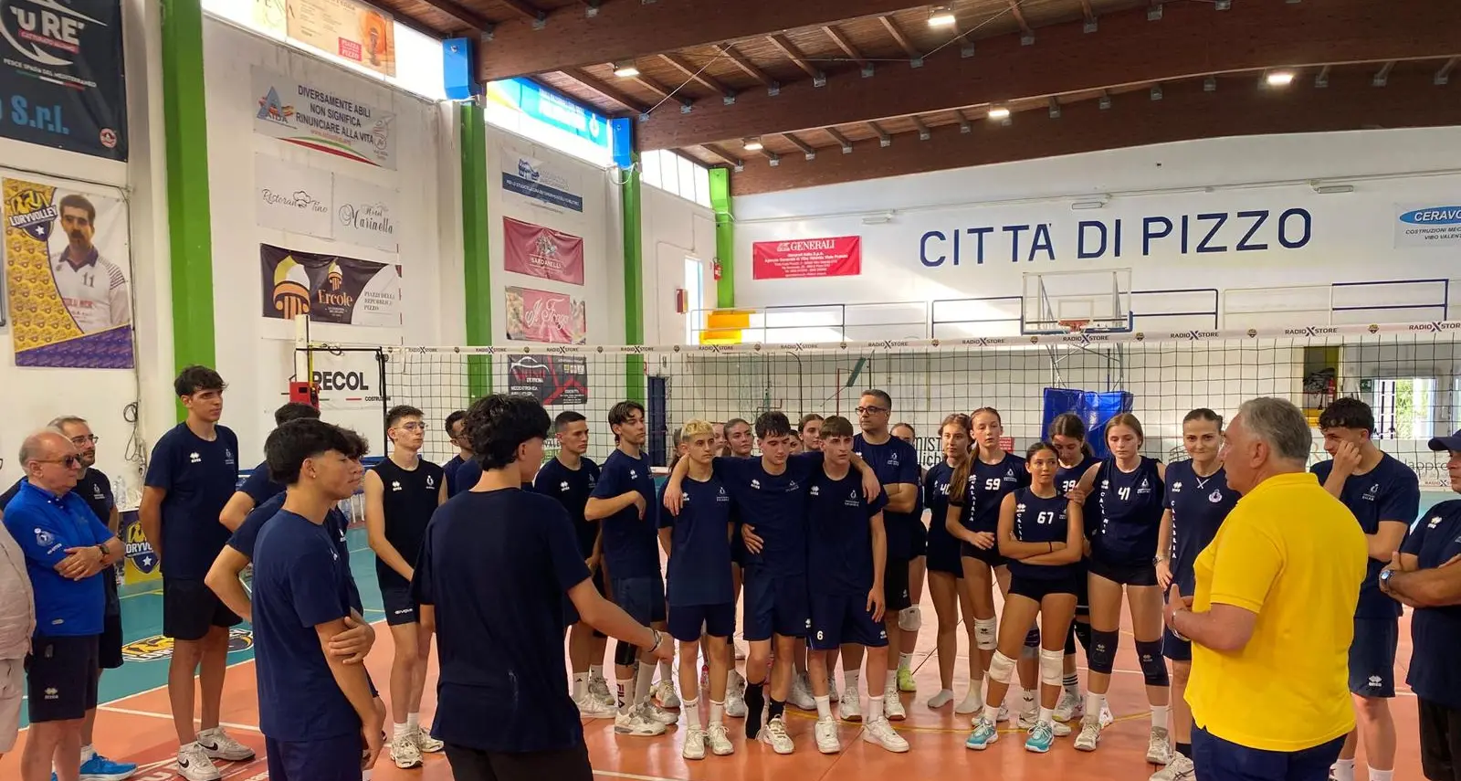 Le eccellenze del volley calabrese fanno tappa a Pizzo prima della partenza per il Trofeo delle Regioni\n