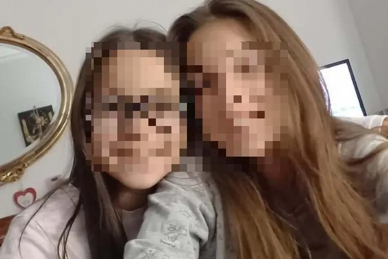 Sorelle scomparse e ritrovate ieri sera a casa di uno zio, tre persone fermate per sequestro di persona\n