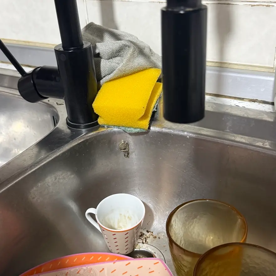 Reggio,\u00A0residenti di Cataforio senza acqua: «Nei giorni \"fortunati\"\u00A0l'erogazione fino alle 14,\u00A0in quelli peggiori\u00A0solo dalle 6\u00A0alle 8\u00A0del mattino»\n