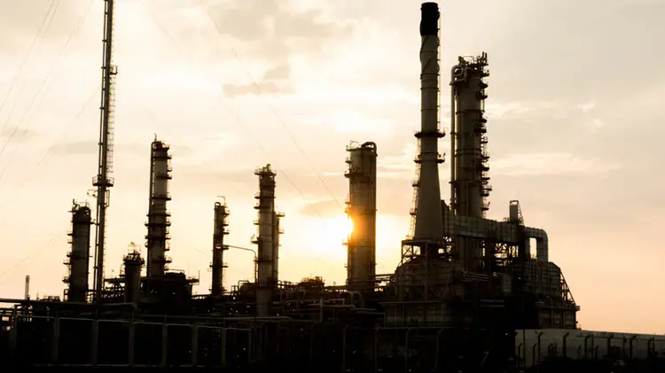 Petrolio in netto calo con i colloqui Usa Ira. Il ministro iraniano: «Segnali incoraggianti»\n