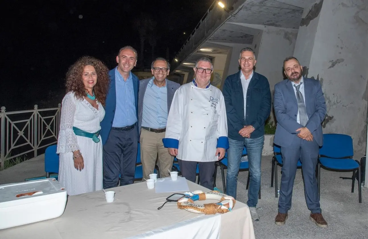 La Granita all’acqua di mare del Maestro Pietro Di Noto conquista Capotirone e Belvedere Marittimo\n
