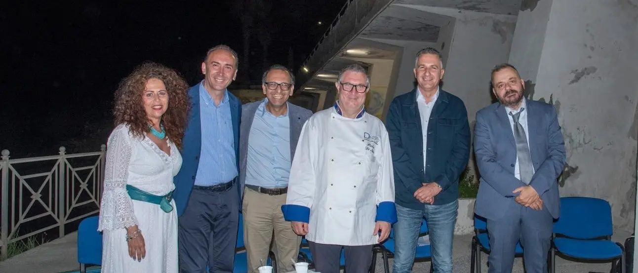 La Granita all’acqua di mare del Maestro Pietro Di Noto conquista Capotirone e Belvedere Marittimo\n