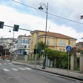 Semaforo guasto da dicembre in via Matteotti a Vibo, l'opposizione: «Ennesima prova di incuria da parte di questa amministrazione»\n