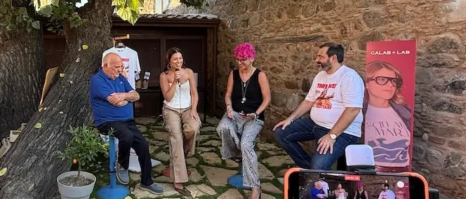 Rossano, nasce “Timpə Russ’ e Malj Cristianj”: il gelato che racconta il dialetto e l'identità calabrese\n