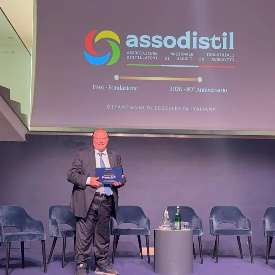 A Pippo Caffo il riconoscimento AssoDistil per decenni di impegno al fianco dell'associazione e del settore\n