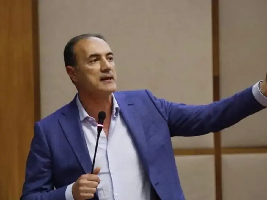Fuga dal Sud, Giannetta risponde a Tridico: «Noi in trincea per risollevare la Calabria e lui dà lezioni da Bruxelles»