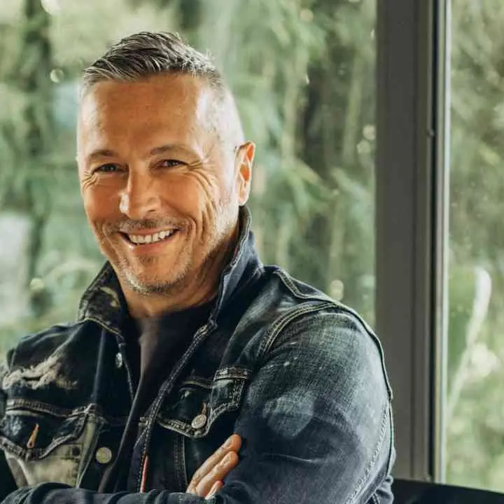 Paolo Belli arriva a Rende con la sua Big Band: concerto gratuito per i 120 anni della Bcc Mediocrati\n