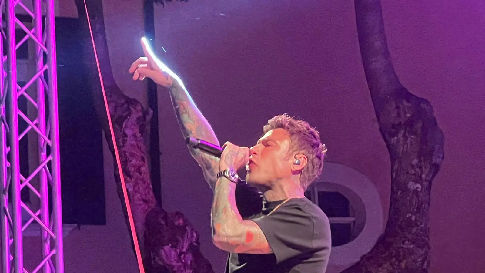 <p>Fedez</p>\\n