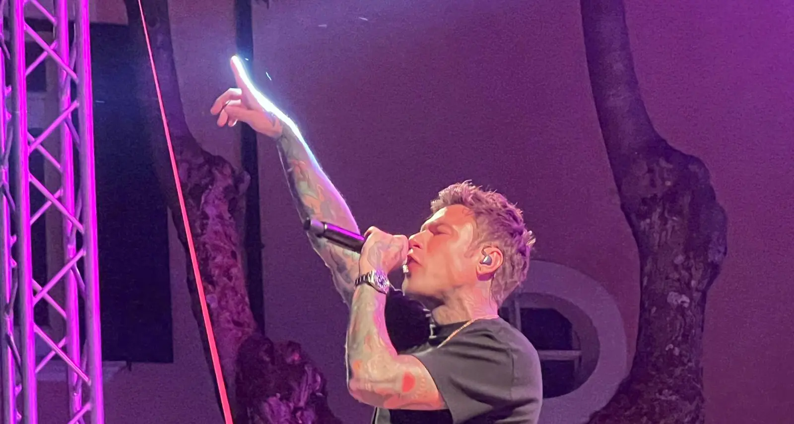 Fedez a Gioia Tauro il 13 agosto, ecco tutti gli appuntamenti dell’estate: Malgioglio e Mimmo Cavallaro tra i protagonisti\n