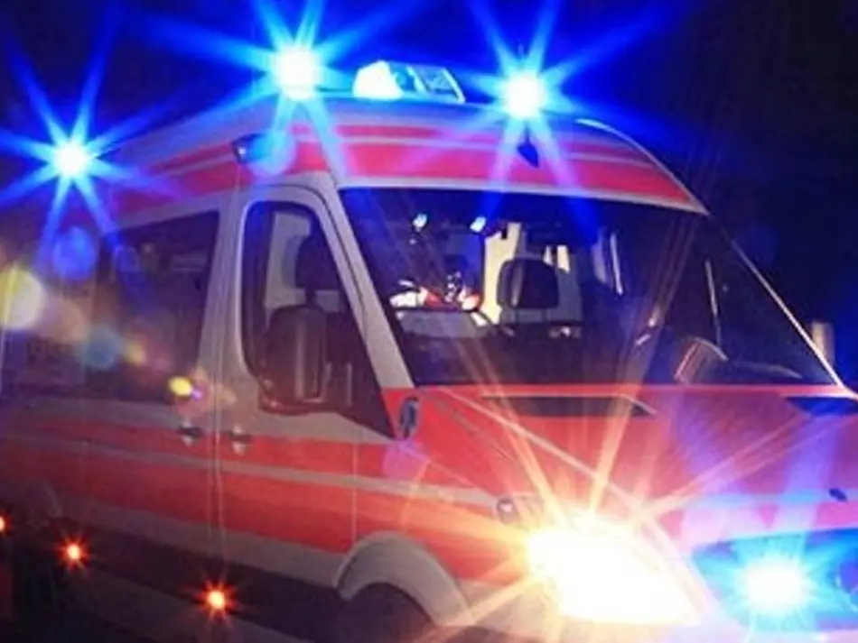 Vibo, 91enne accoltellato e trasferito in gravi condizioni a Catanzaro: sospetti sulla badante