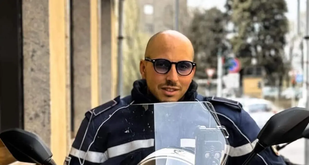 Milano, agente della polizia locale muore durante un inseguimento a un’auto in fuga da un posto di blocco