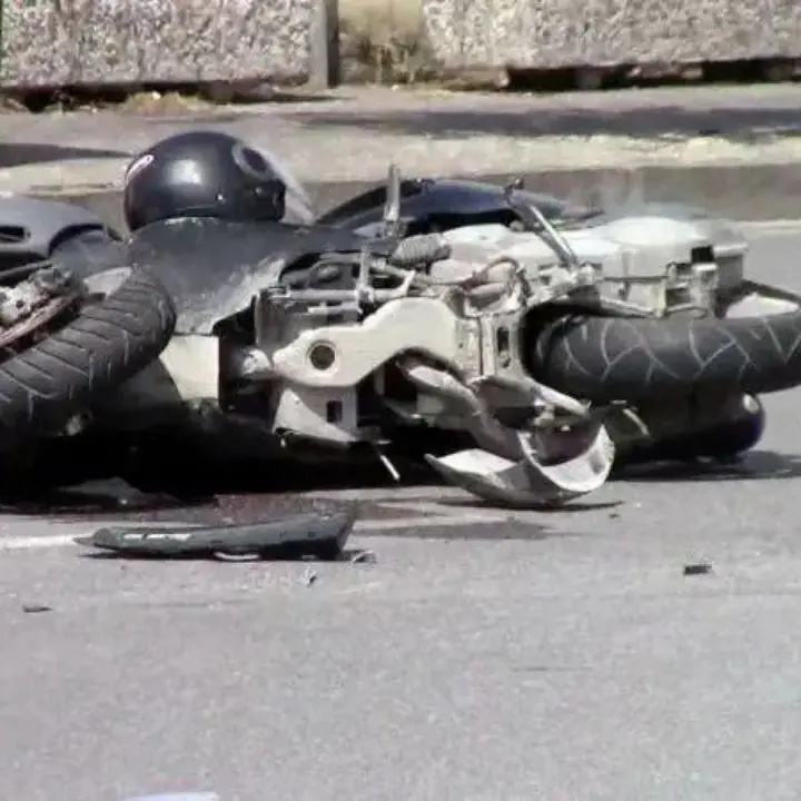 Avellino, bambino in minimoto si scontra con Suv: morto a 10 anni\n