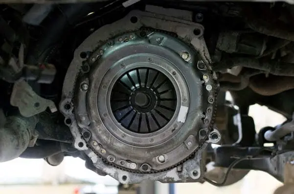 Quando cambiare la frizione dell'auto e quanto costa la sostituzione: i consigli di Autodoc\n