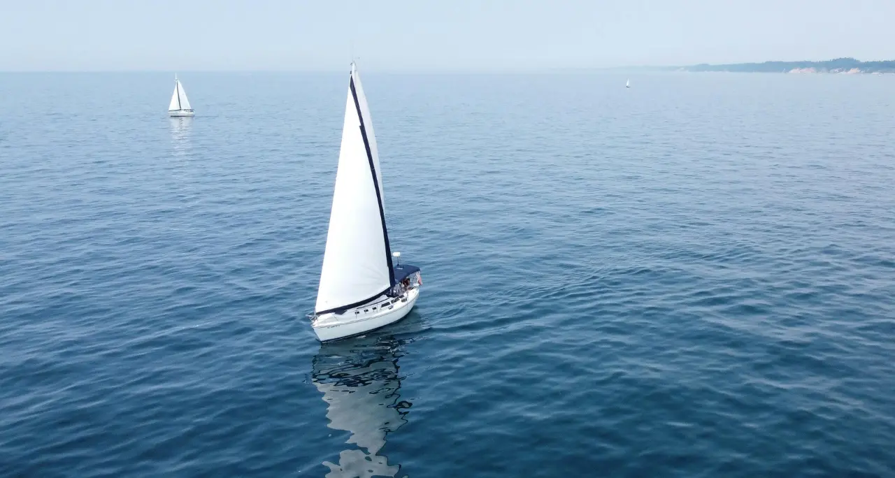 Tutti a bordo, il giro d’Italia in vela dedicato a persone con autismo e sindrome di Down approderà anche a Vibo e Tropea\n