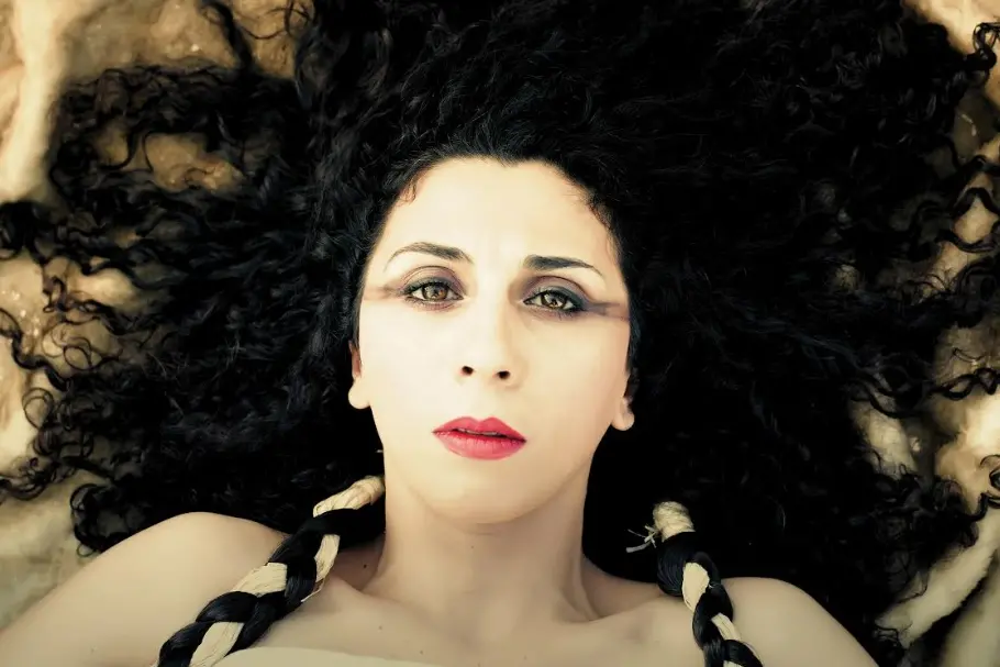 Medea, la lunga notte: al Teatro del museo e parco archeologico di Locri nuova tappa di Borghi in scena\n