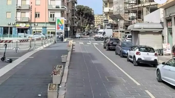 Riapre al traffico il tratto di Piazza Bilotti: cambia la viabilità nel cuore di Cosenza\n