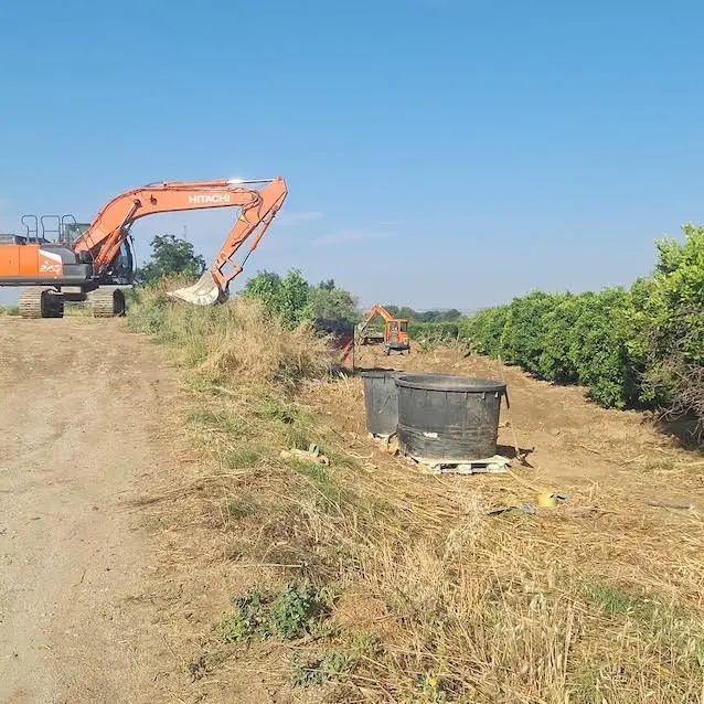 <p>Crati, ruspe in azione: iniziati i lavori da 8 milioni di euro per rafforzare gli argini dopo anni di paura e danni</p>