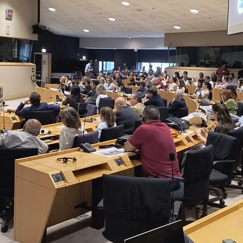 Lucano porta al Parlamento Europeo i superstiti e i familiari della strage di Cutro\n