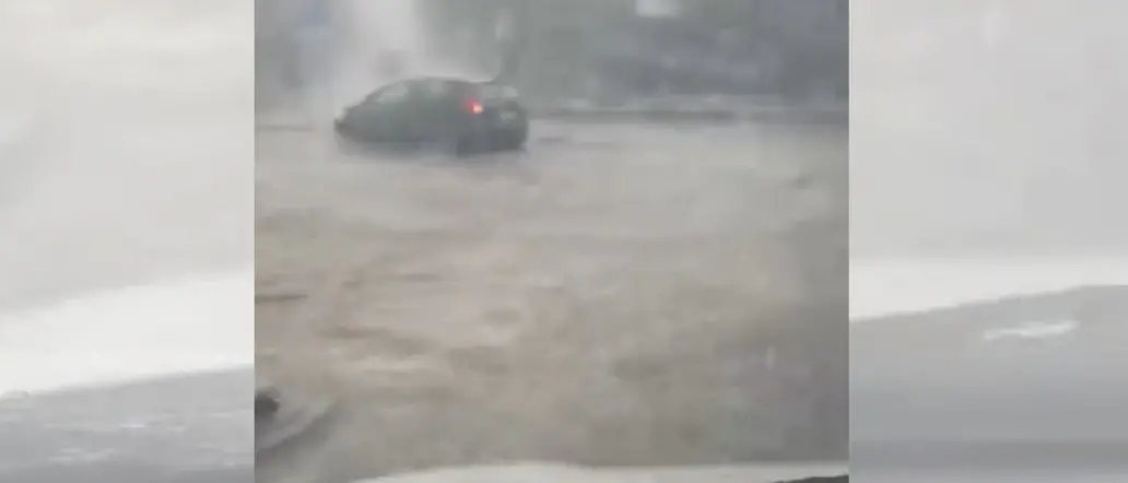 I temporali sono arrivati in Calabria, a Montepaone Lido strade allagate e disagi alla circolazione –\u00A0VIDEO\u00A0\n