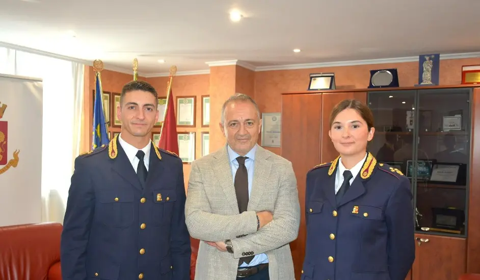 Vibo, la questura dà il benvenuto a due nuovi funzionari della polizia\n