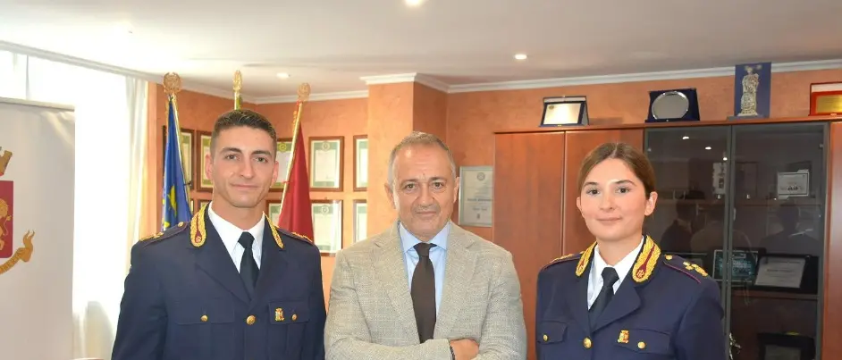 Vibo, la questura dà il benvenuto a due nuovi funzionari della polizia\n