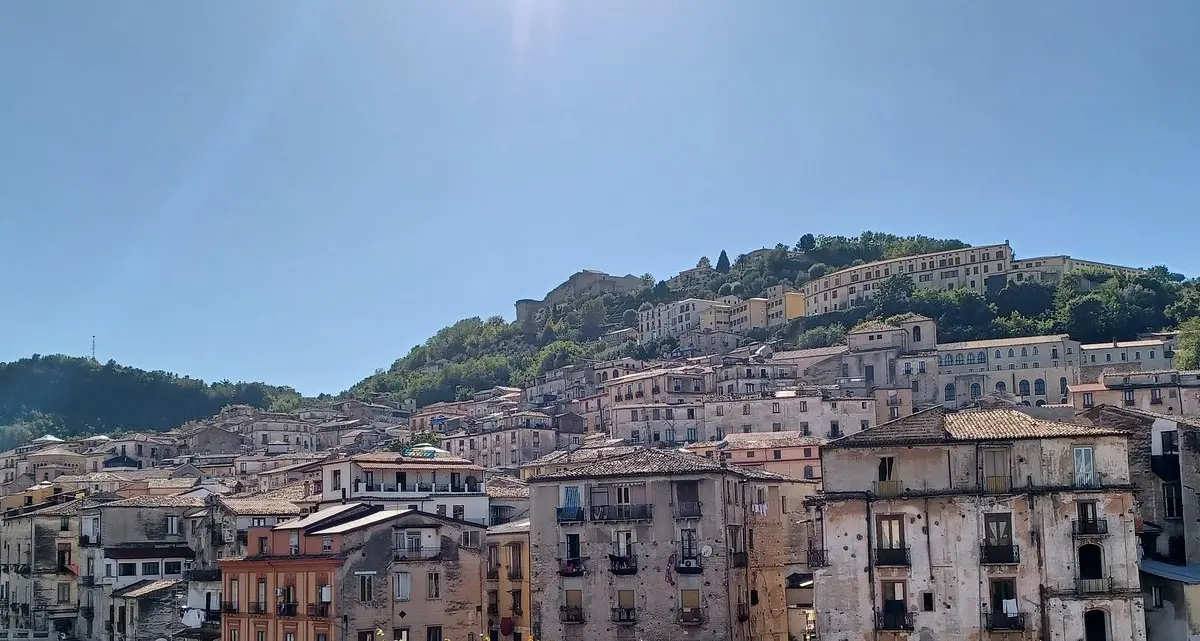 Piano straordinario per il centro storico di Cosenza, Caruso: «Indispensabile per affrontare criticità»\n