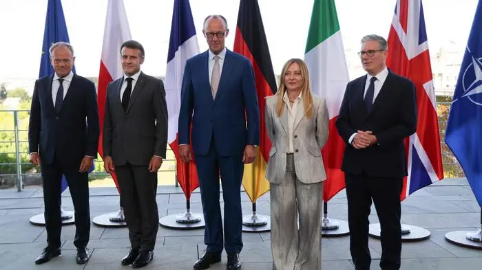 <p>Il vertice dei leader dell'E5 a Berlino (Ansa)</p>\\n , AFP