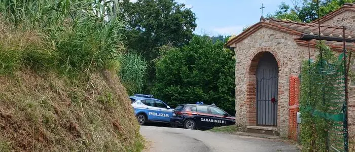Operaio uccide moglie e figlio in Versilia, poi si consegna ai carabinieri:\u00A0«Mi sono liberato di loro»\n