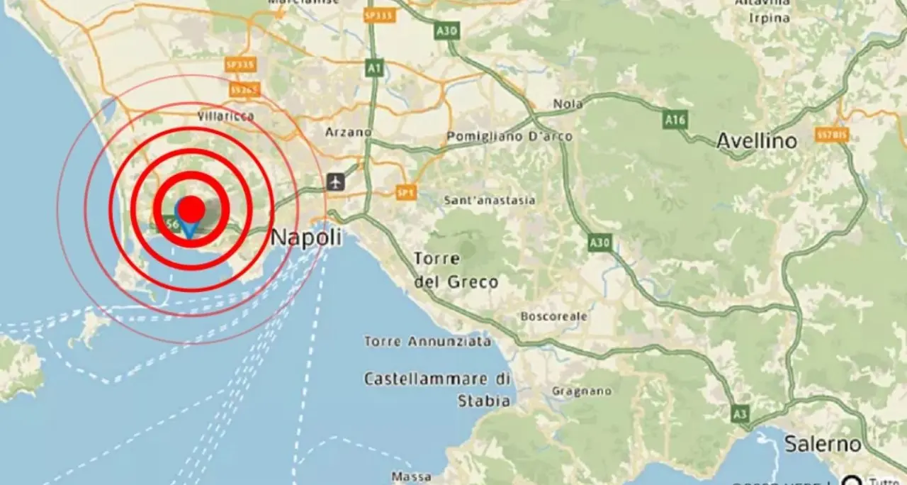 I Campi Flegrei tremano ancora, scossa di magnitudo 3.6: alba di paura a Napoli\n