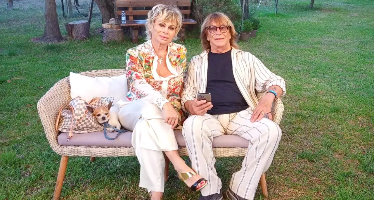 Carmen Russo ed Enzo Paolo Turchi testimonial delle eccellenze calabresi: «Passate le vacanze qui, questa terra merita»\n