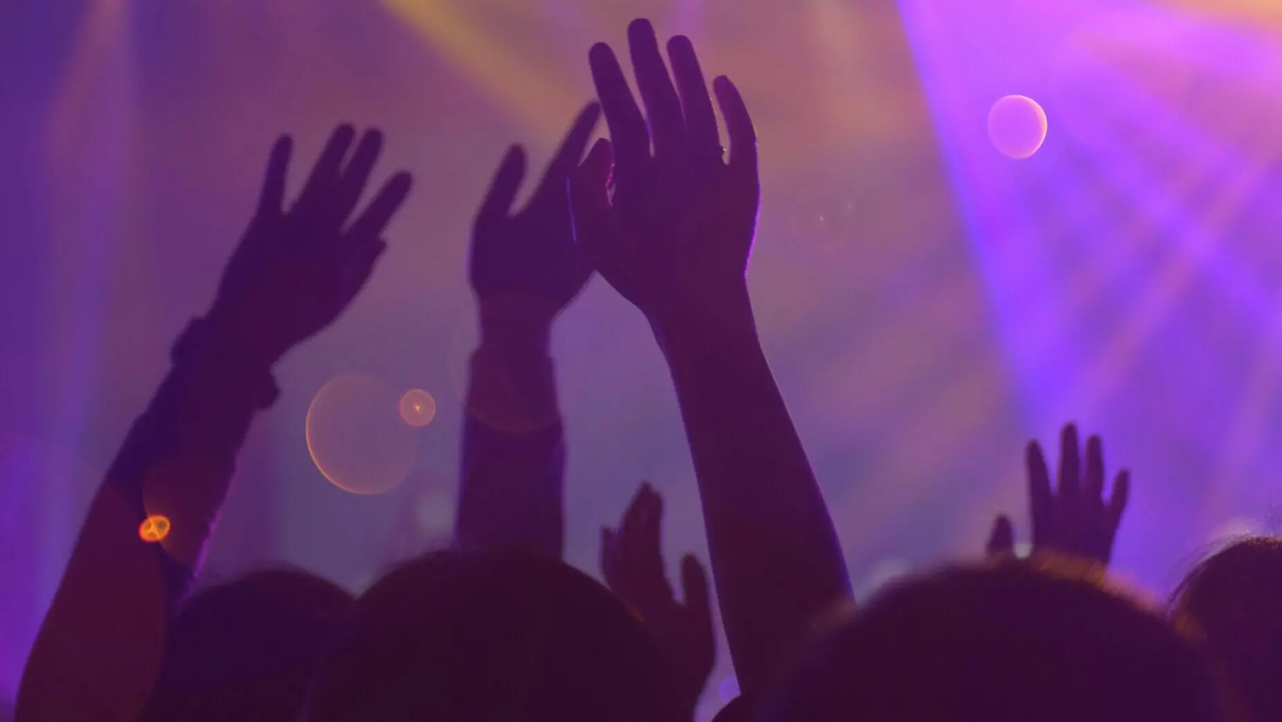 Dai beach club ai borghi in festa, l'ultimo weekend di giugno dà ufficialmente il via all'estate reggina\n