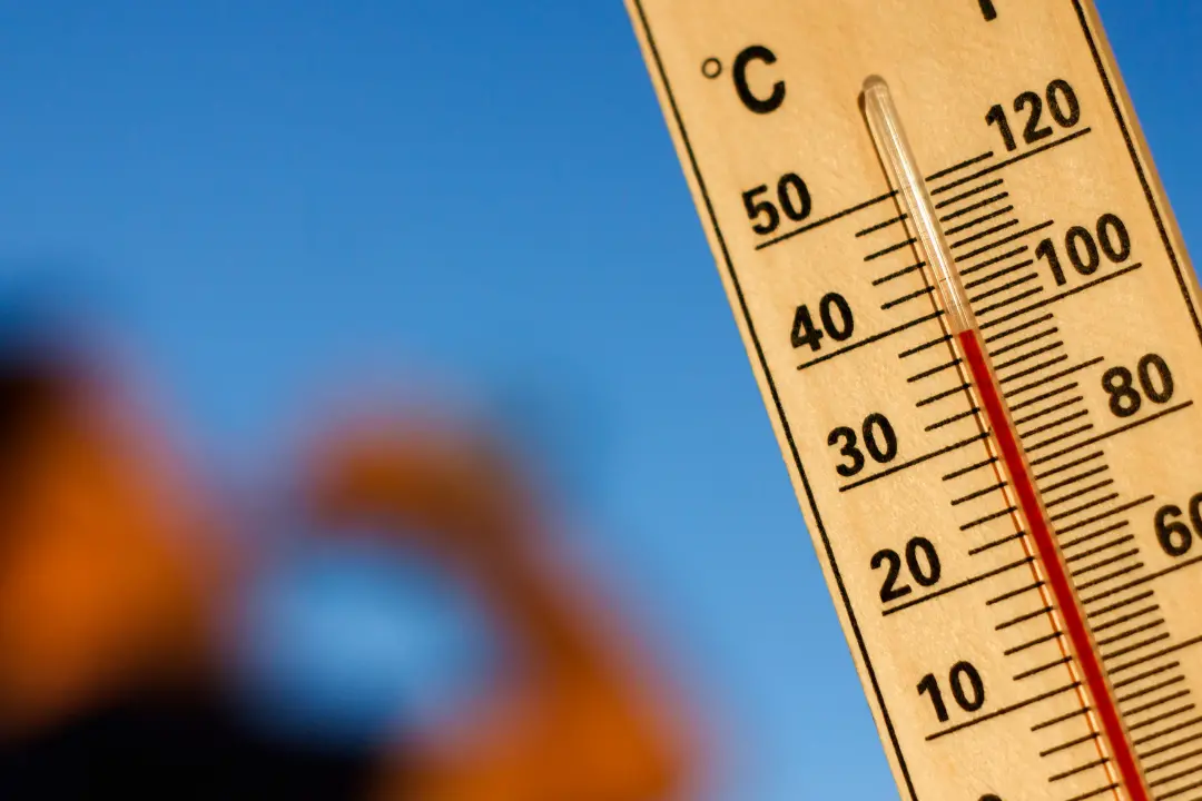 Caldo in aumento, verso un weekend rovente: sabato sei nuovi bollini arancioni. C’è anche Reggio Calabria\n