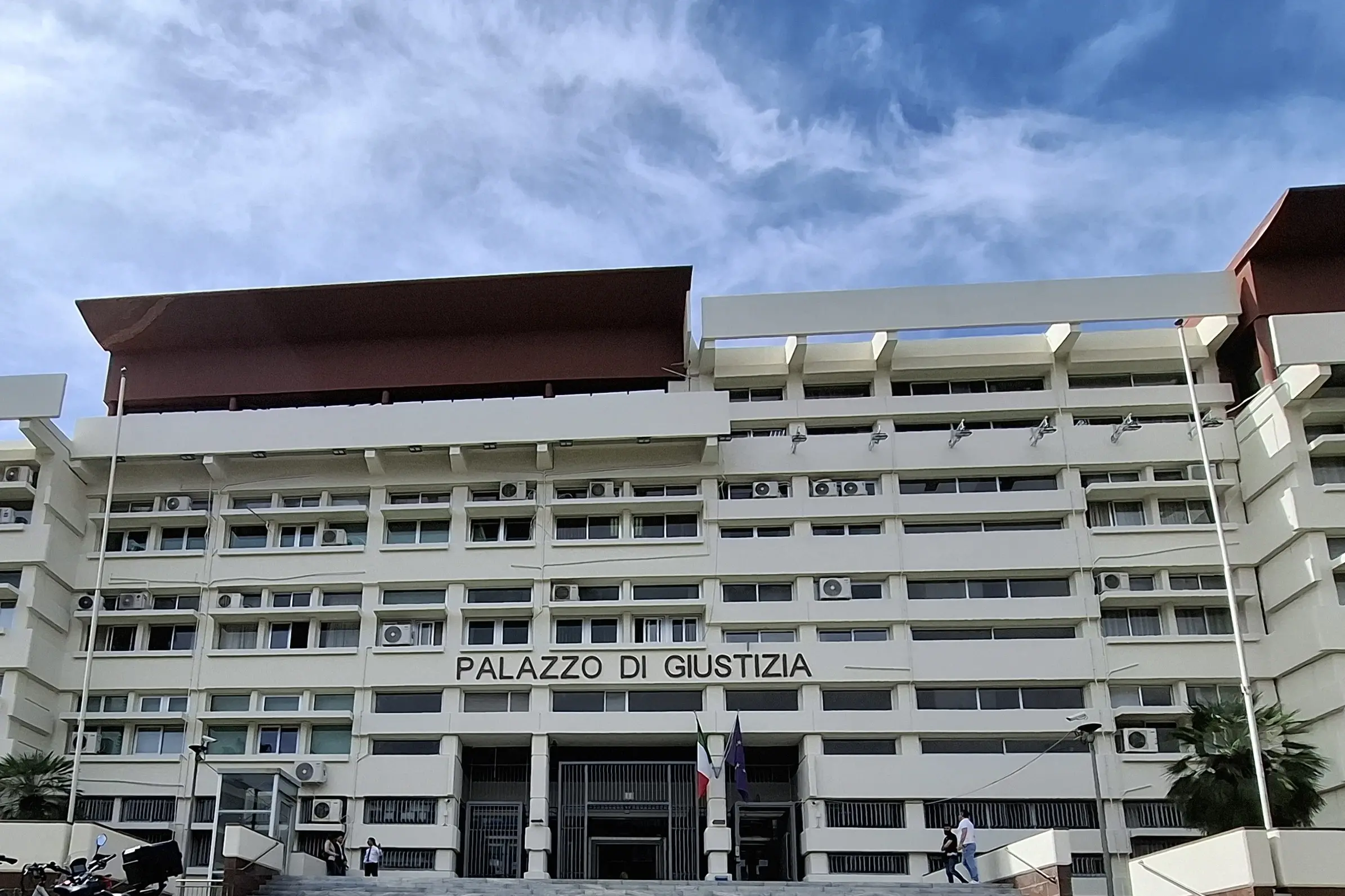<p>Unical-Annunziata, la Procura accende i riflettori sulla convenzione dei docenti medici: acquisiti atti</p>