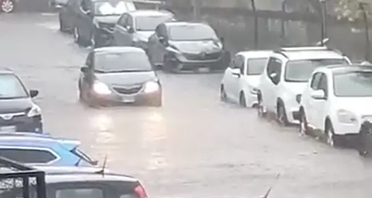 Nubifragio a Catanzaro, allagamenti e disagi