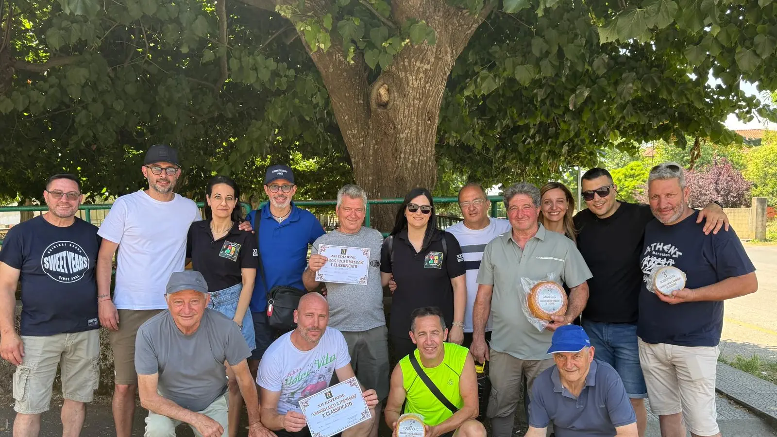 A Filadelfia si rinnova uno dei riti popolari più antichi: con il lancio del formaggio vince la tradizione\n