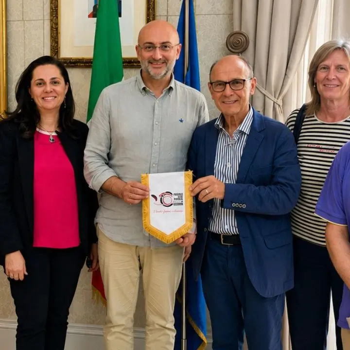 Faragalli incontra il Circolo della Stampa Sessa: collaborazione su giovani e legalità\n