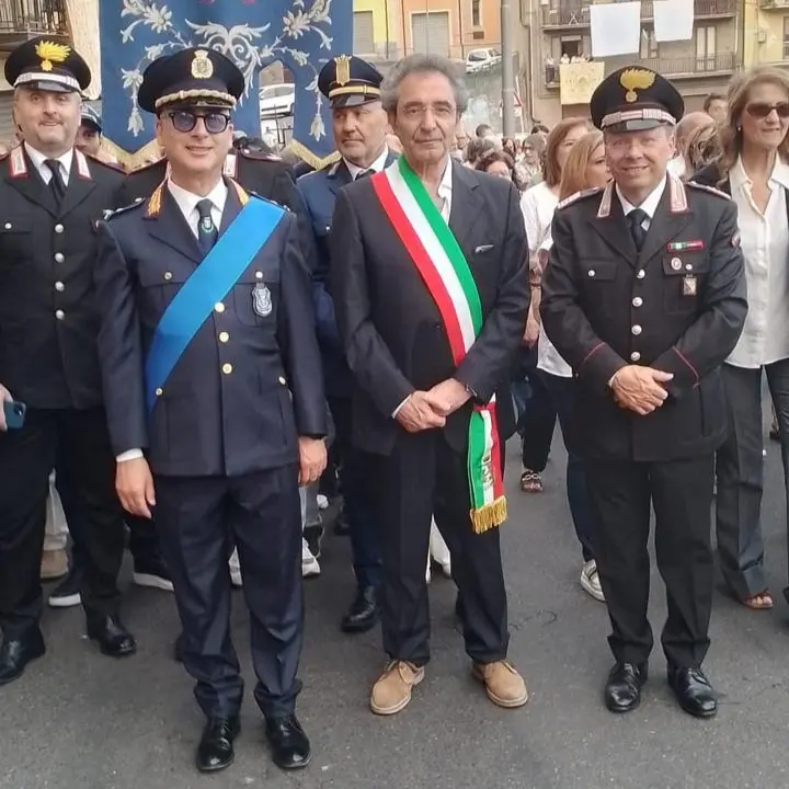 San Giovanni in Fiore, comandante della Polizia locale aggredito davanti a sindaco e Carabinieri\n